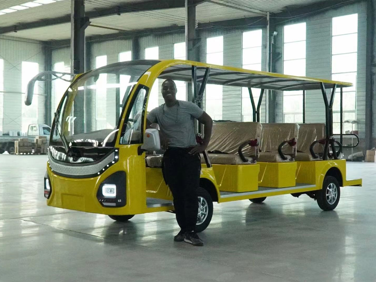 電動訓(xùn)練觀光車高爾夫球車出口產(chǎn)品